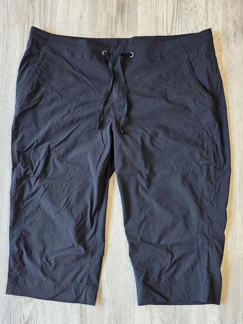 Columbia Women’s Size 16 Black Capri Outdoor Pants